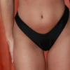 Bas de bikini brésilien noir CÉLESTE - Balnina - vue 4